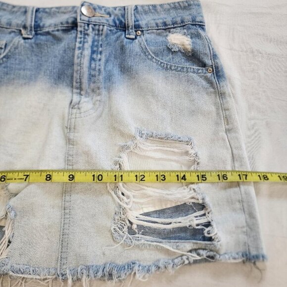 Forever 21 Women's Distressed Ombre Rip Denim Mini Skirt, sz 25 - Picture 6 of 8